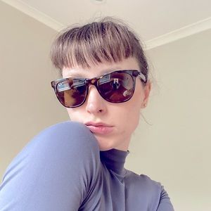 RAY-BAN tortoise shell tan sunglasses